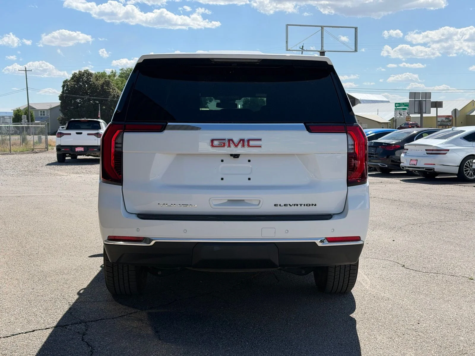 Used 2025 White GMC Elevation image 8