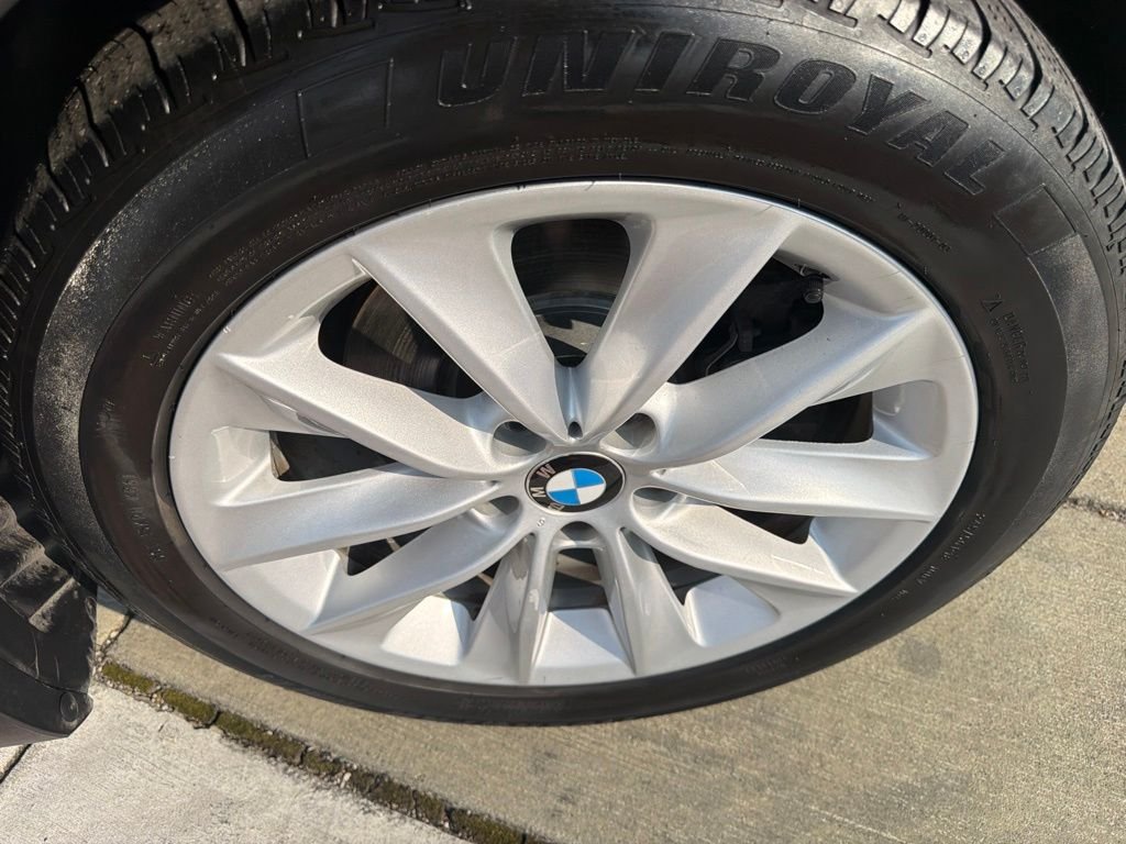 Used 2017 Black BMW sDrive28i image 10