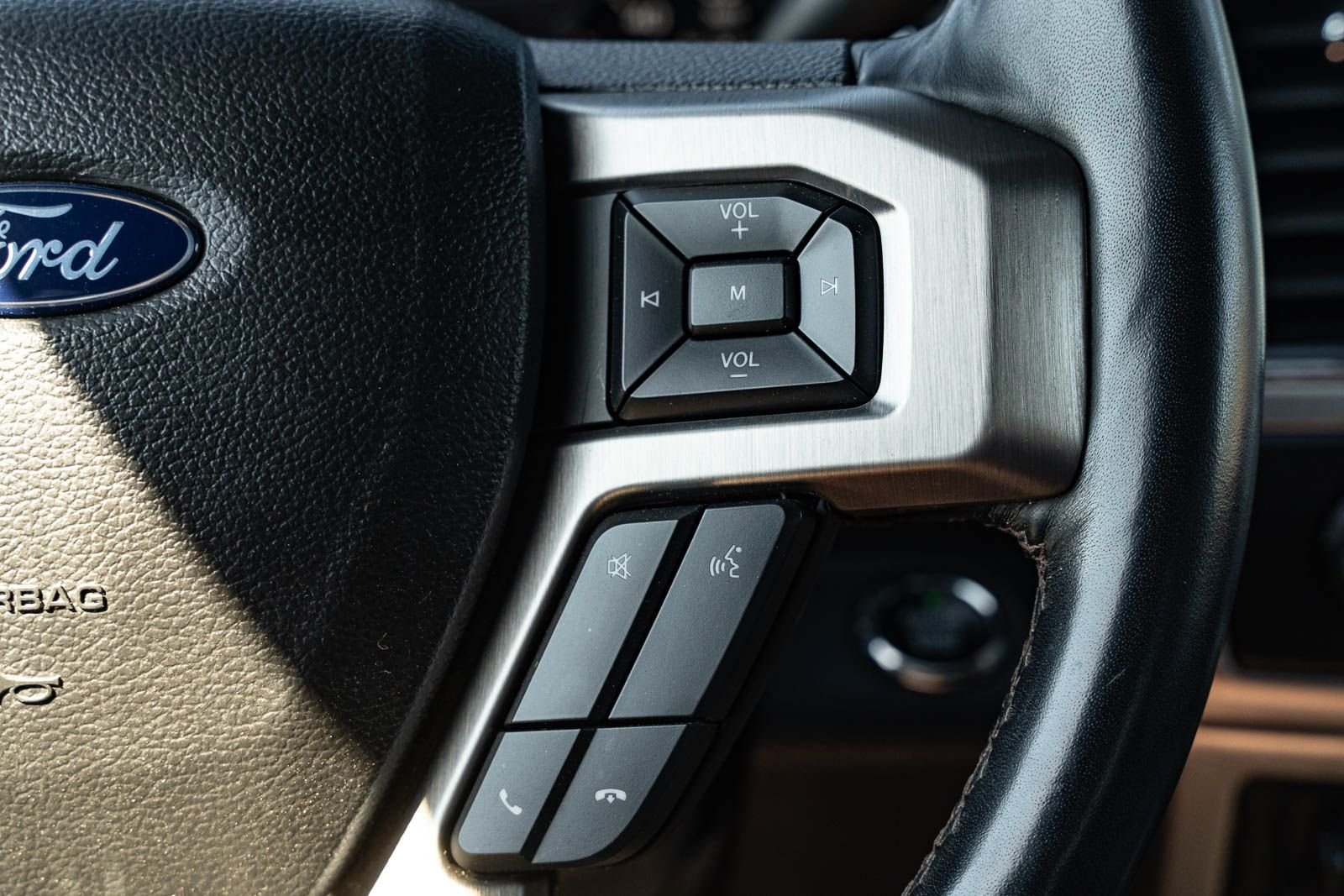 Certified Used 2022  Ford Platinum image 29