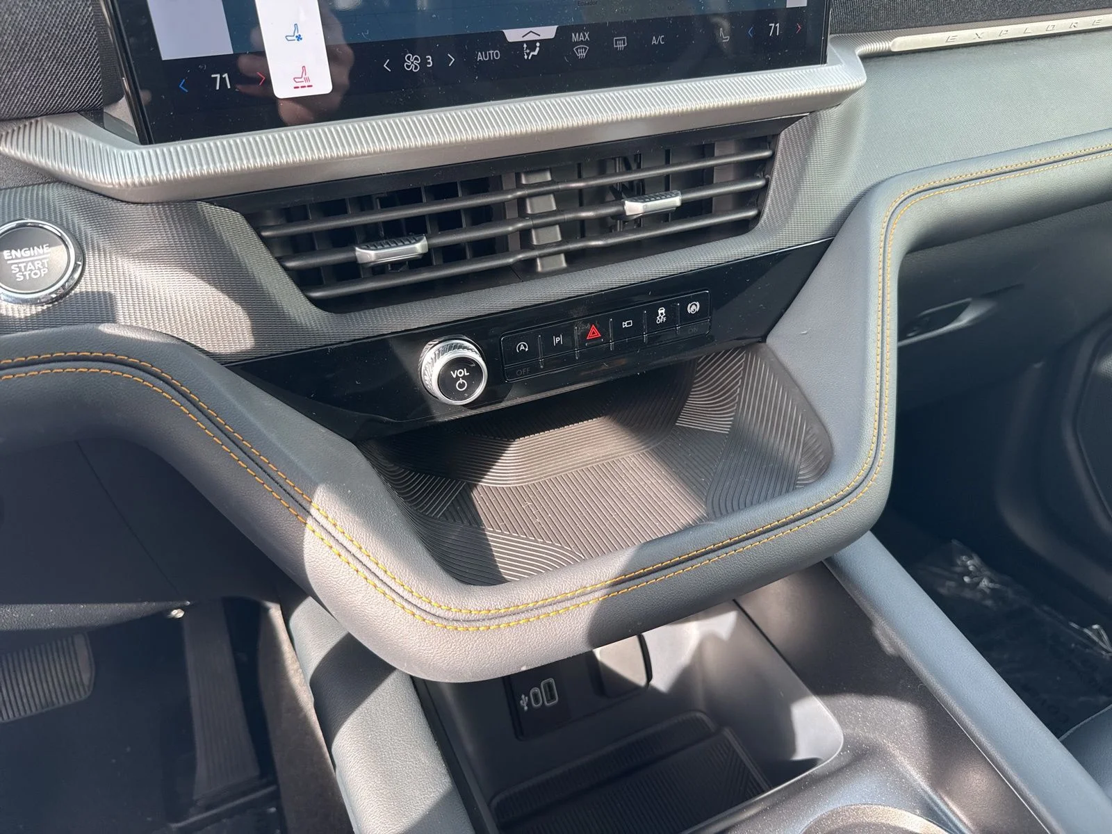 New 2026 Space White Metallic Ford Tremor® image 32