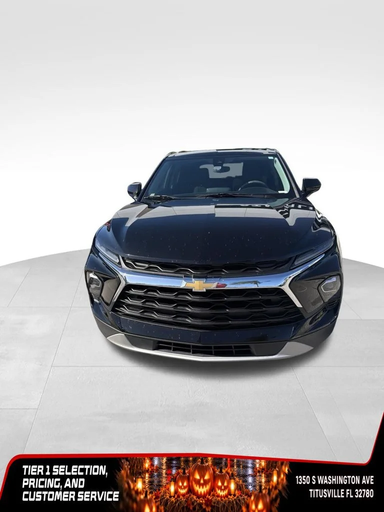 Used 2023 BLACK Chevrolet LT image 3