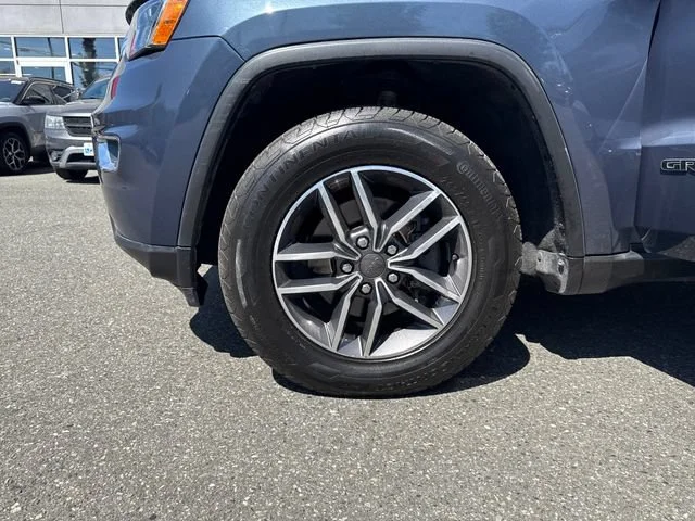 Used 2019 Pacific Blue Clearcoat Jeep Limited image 28