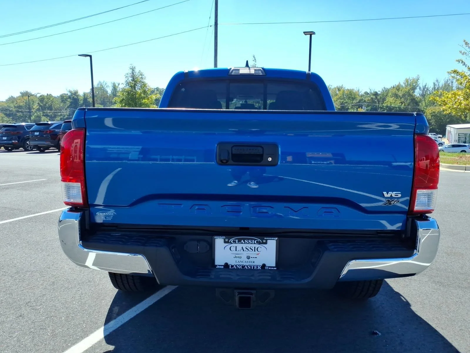 Used 2017 Blazing Blue Pearl Toyota SR5 image 16