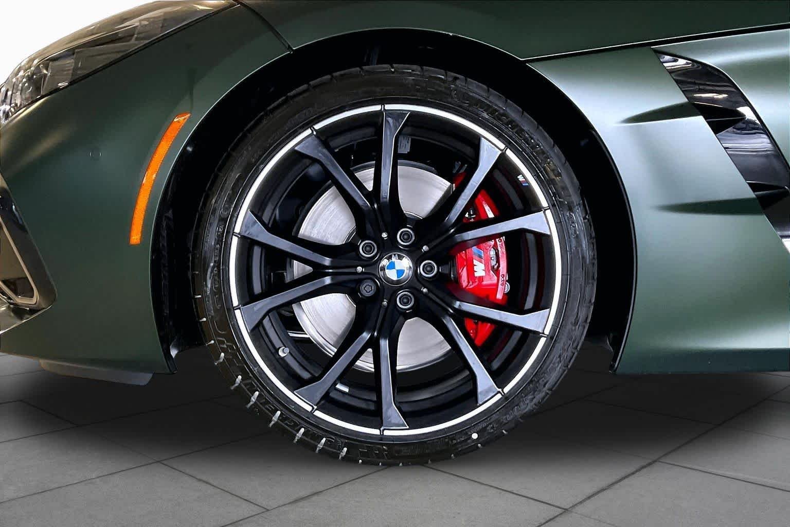 New 2026 Frozen Deep Green Metallic BMW M40i image 11