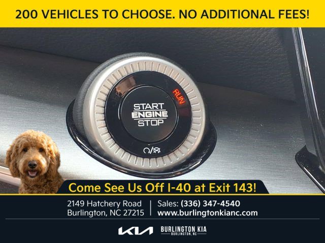 Used 2025 Diamond Black Crystal Pearlcoat Jeep Base image 9