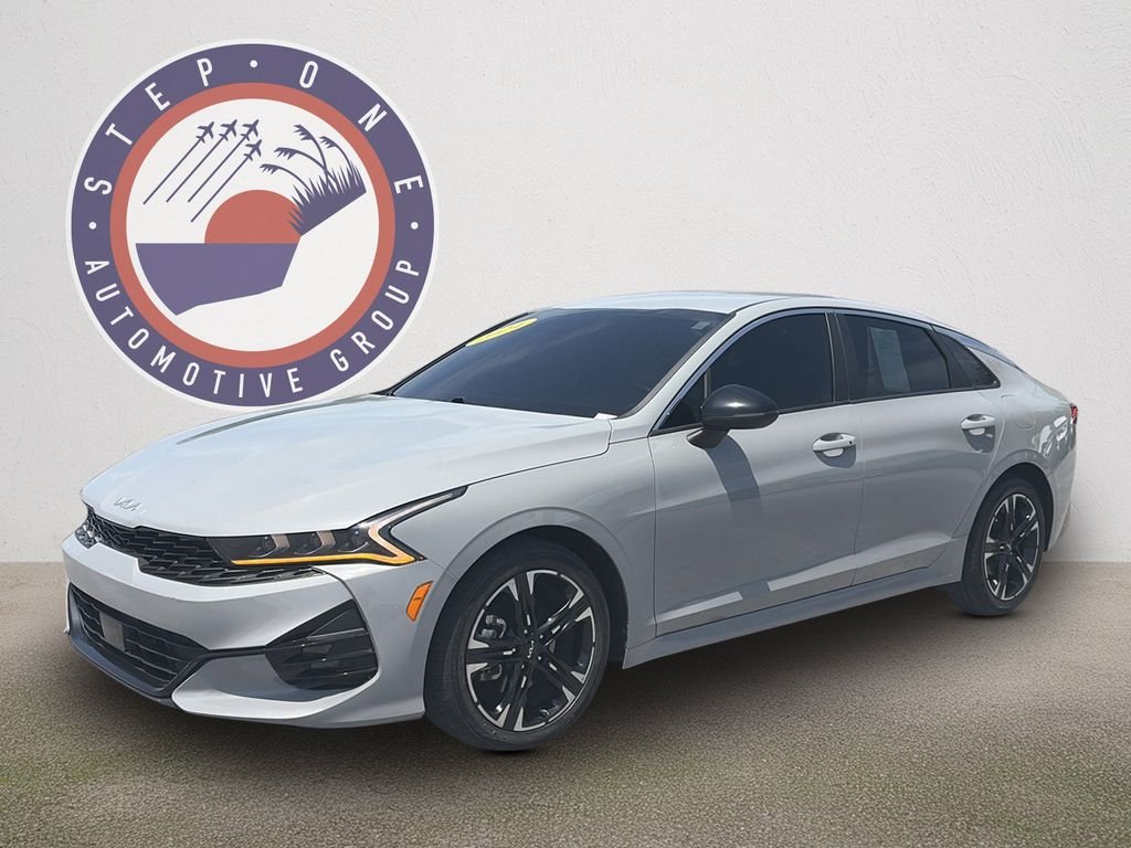 Used 2024 Wolf Gray Kia GT-Line image 2
