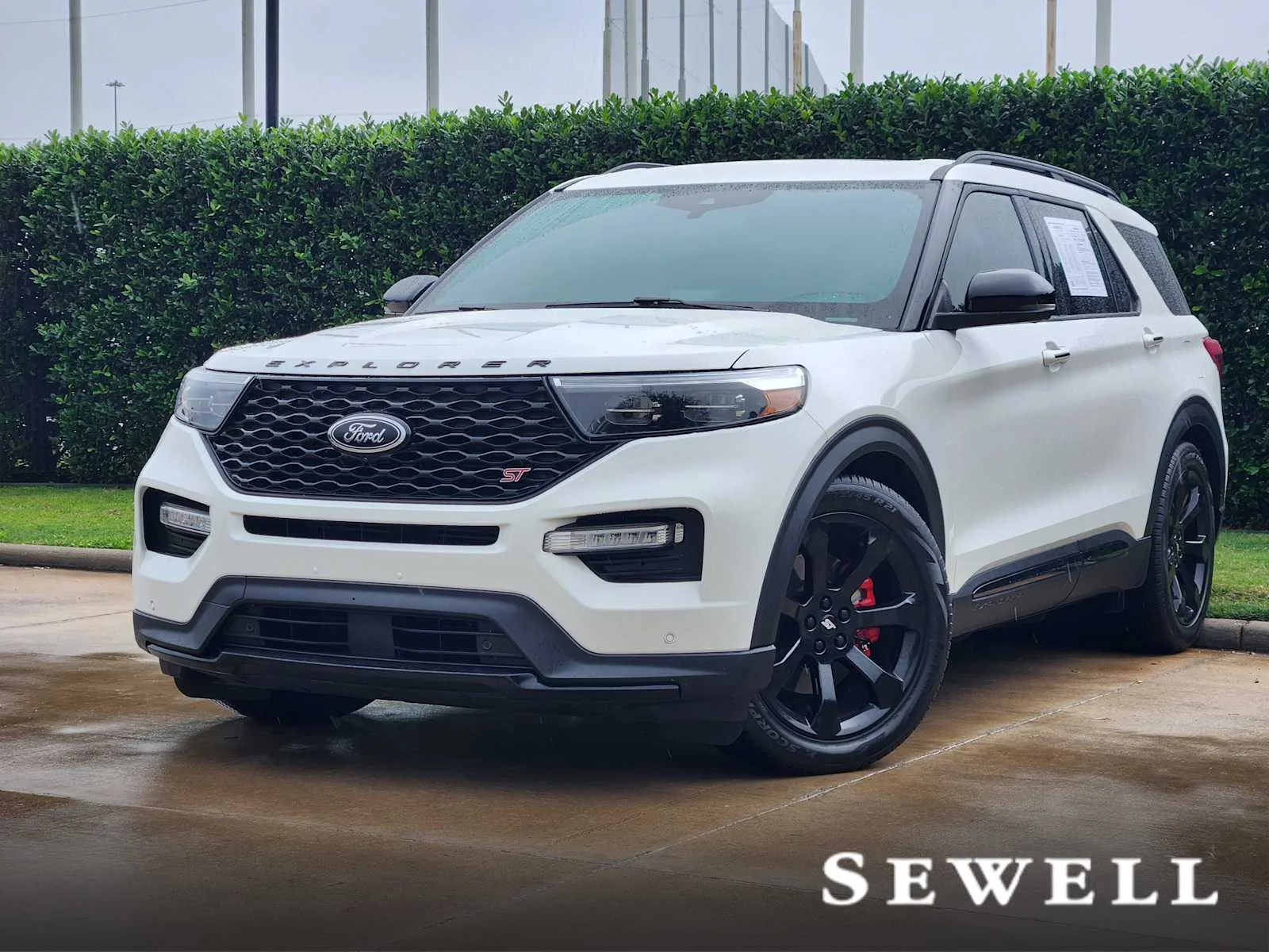 2023 Ford Explorer ST 4WD's photo