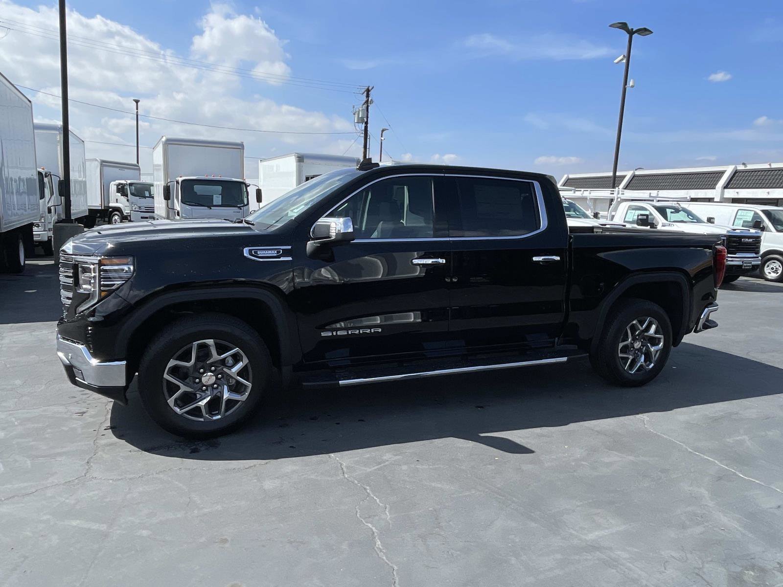 2026 GMC Sierra 1500 SLT - Photo 8