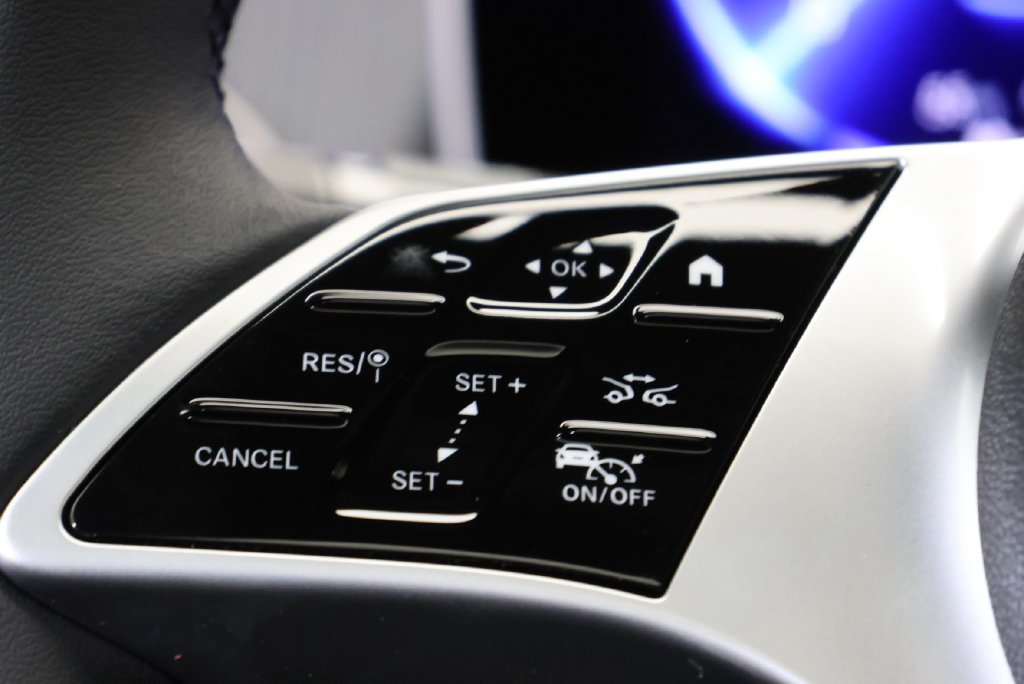New 2027  Mercedes-Benz 320 SUV image 22
