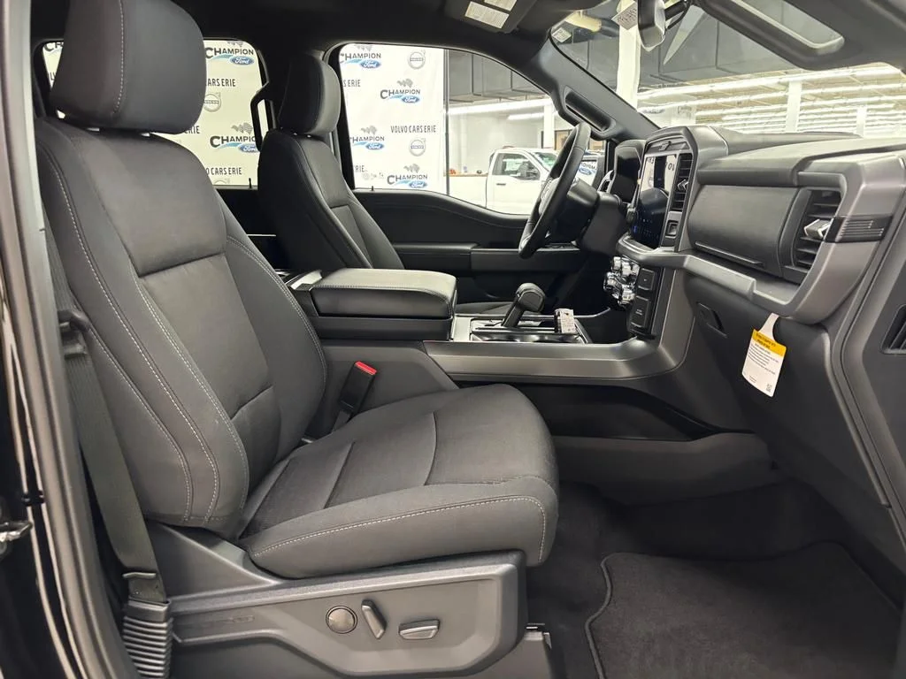 New 2026 Agate Black Metallic Ford XLT image 15