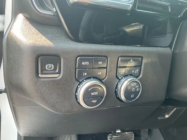 Used 2024 White GMC Elevation image 19