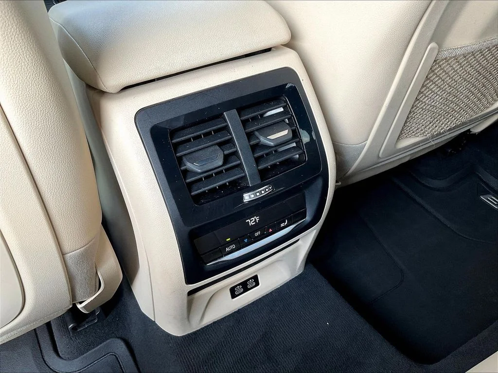 Used 2022 Dark Graphite BMW xDrive30i image 12