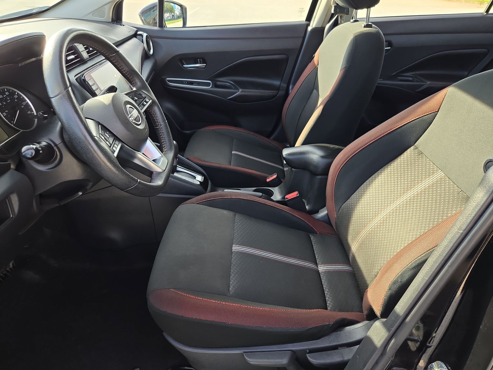Used 2024 Super Black Nissan SR image 14