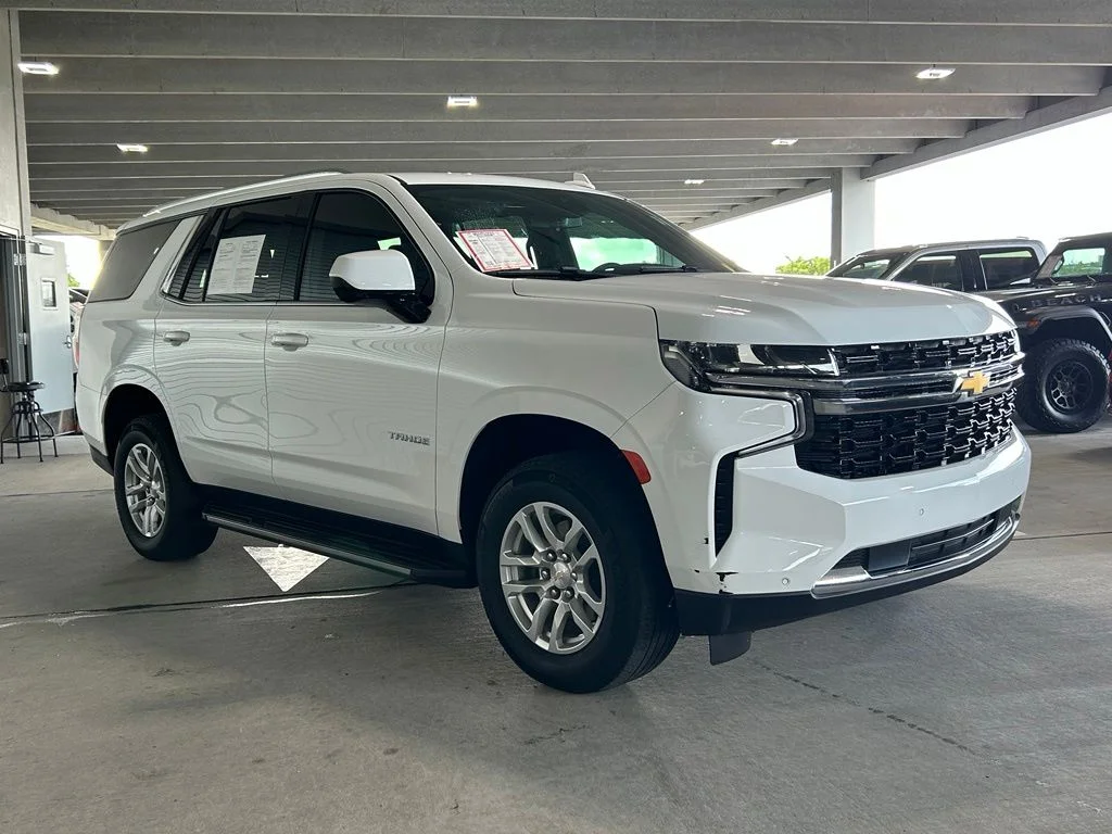 Used 2023 Summit White Chevrolet LS image 3