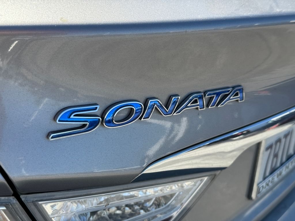 Used 2013 Silver Hyundai Limited image 8