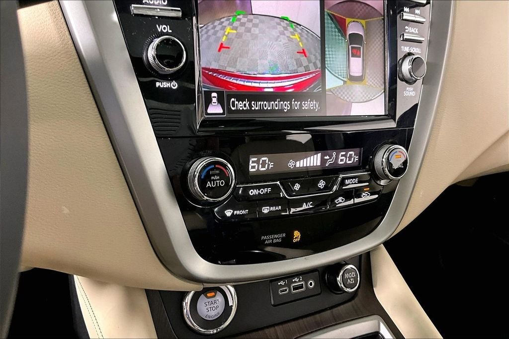 Used 2022 Red Nissan Platinum image 14