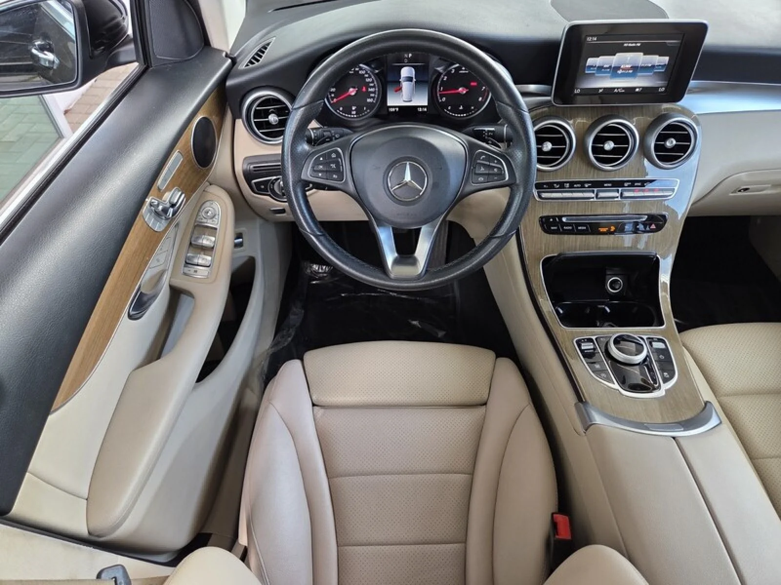 Used 2018 Black Mercedes-Benz GLC 300 image 16