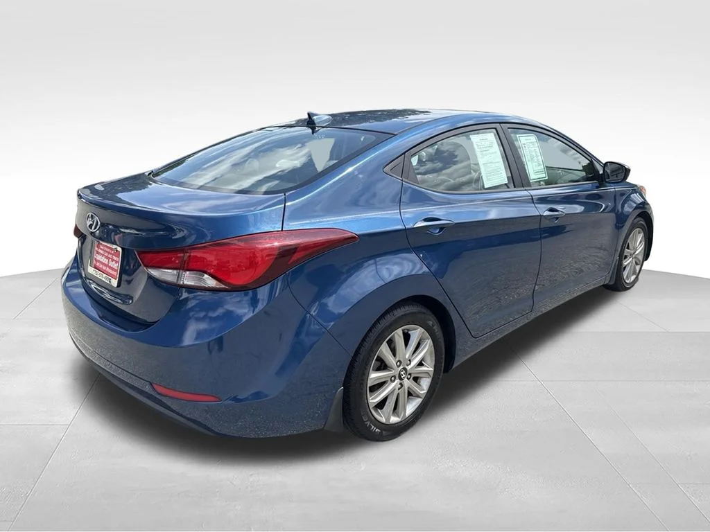 Used 2016 Blue Hyundai SE image 5