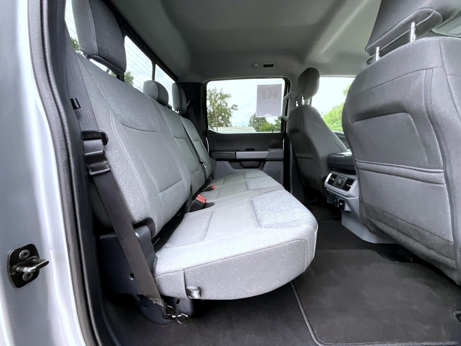 Used 2024 Silver Ford XLT image 21