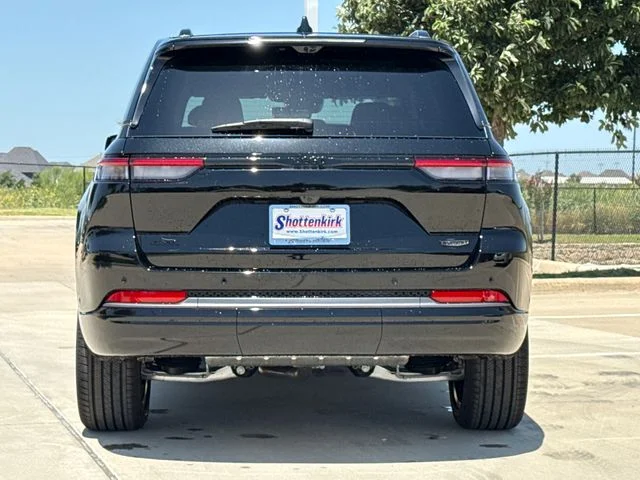 New 2026 Diamond Black Crystal Pearl-Coat Exterior Paint Jeep Summit image 8