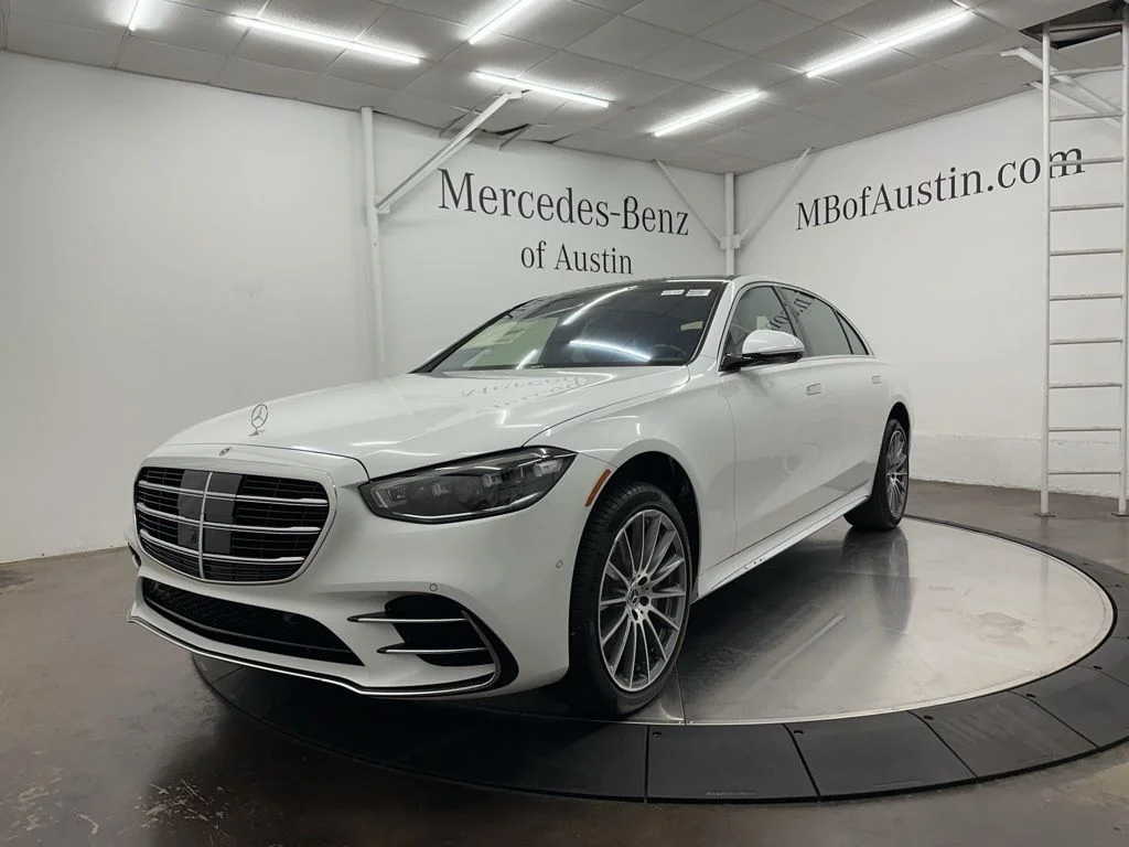 New 2026 White Mercedes-Benz S 580 image 3