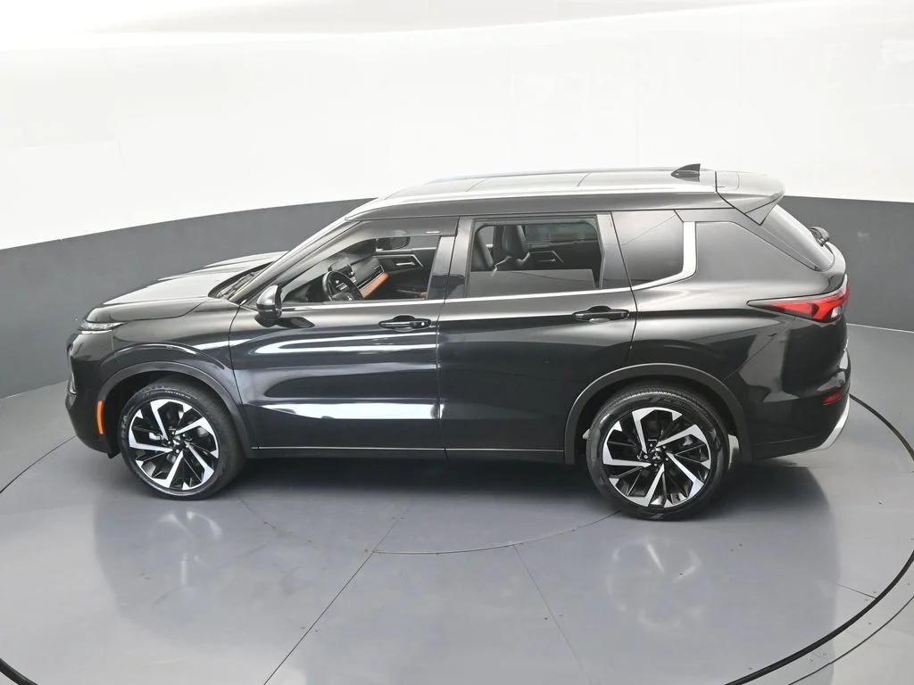 Used 2022 Black Mitsubishi SEL image 60
