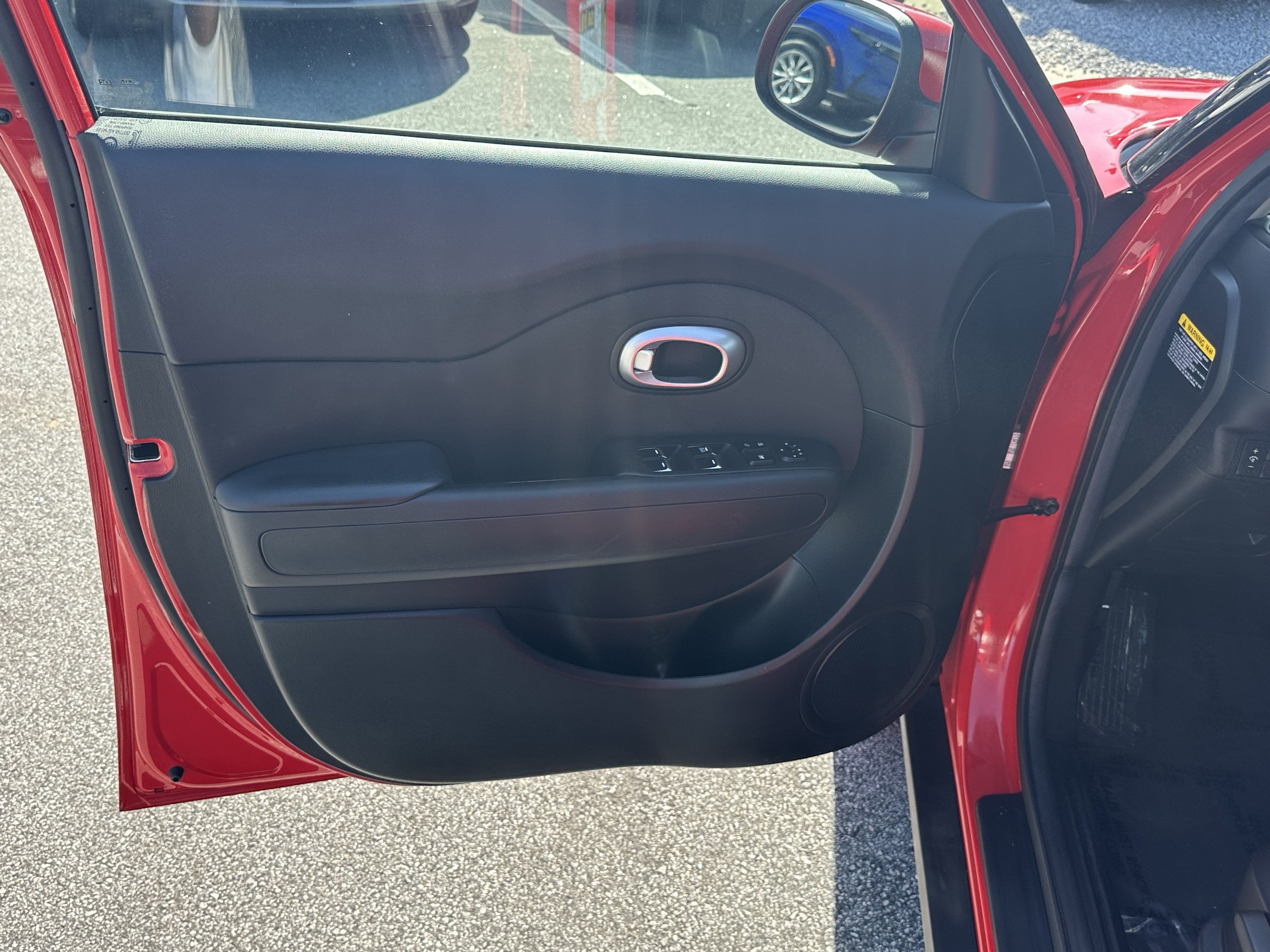 Used 2019 Inferno Red Kia Base image 10