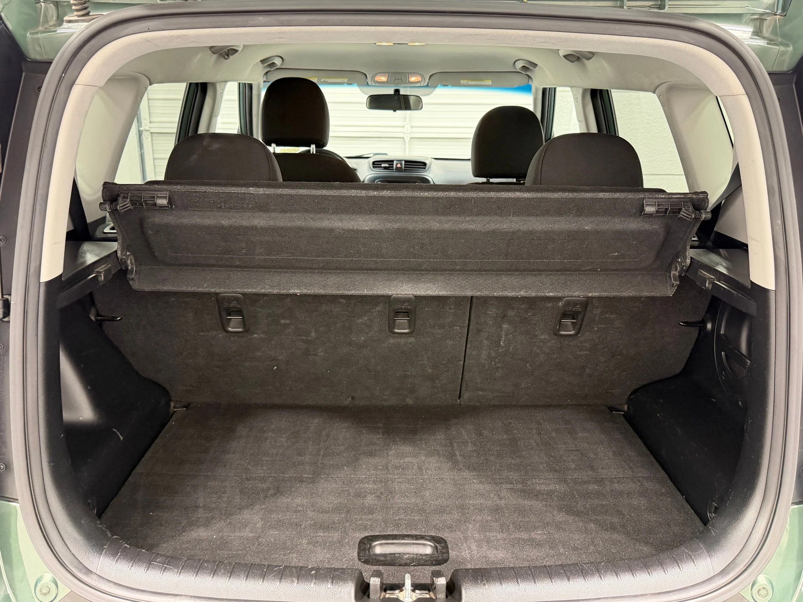 Used 2014 Green Kia Plus image 24