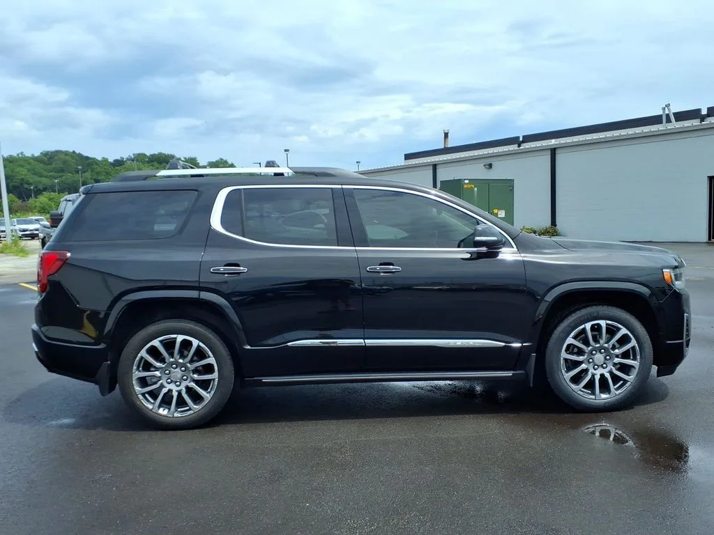 Used 2023 Black GMC Denali image 2