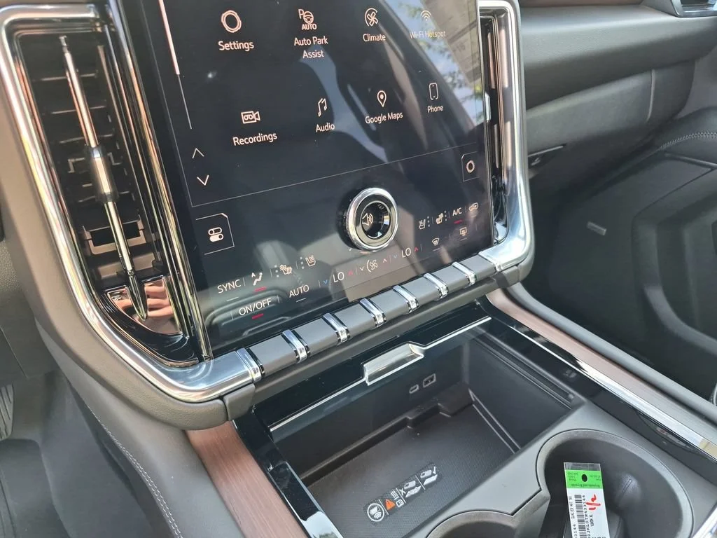 2026 GMC Yukon XL Denali - Photo 28