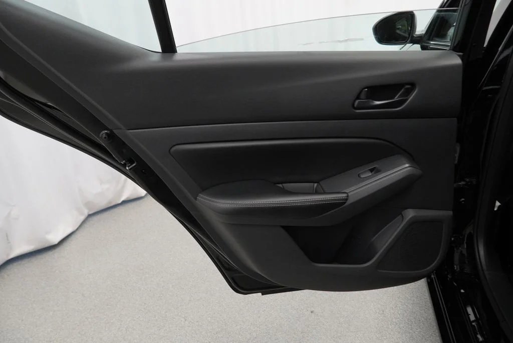 Used 2025 Black Nissan 2.5 SV image 36