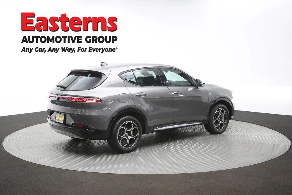 Used 2024 Silver Alfa Romeo Ti image 39