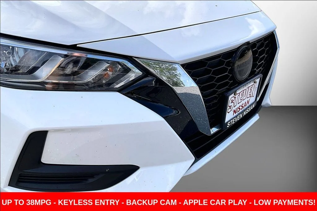 Used 2022 White Nissan S image 35