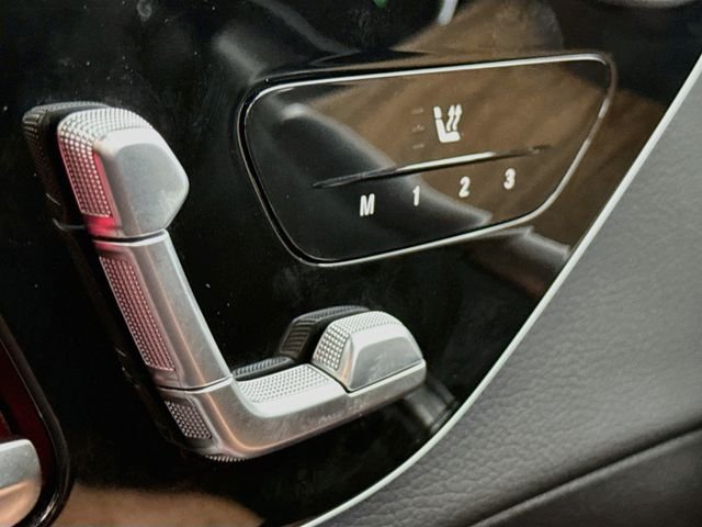 Used 2024  Mercedes-Benz GLC 300 image 20
