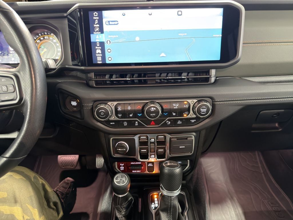 Used 2024 Bright White Clearcoat Jeep Mojave X image 31