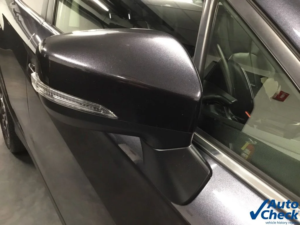 Used 2018 Gray Subaru 2.0i Limited image 15