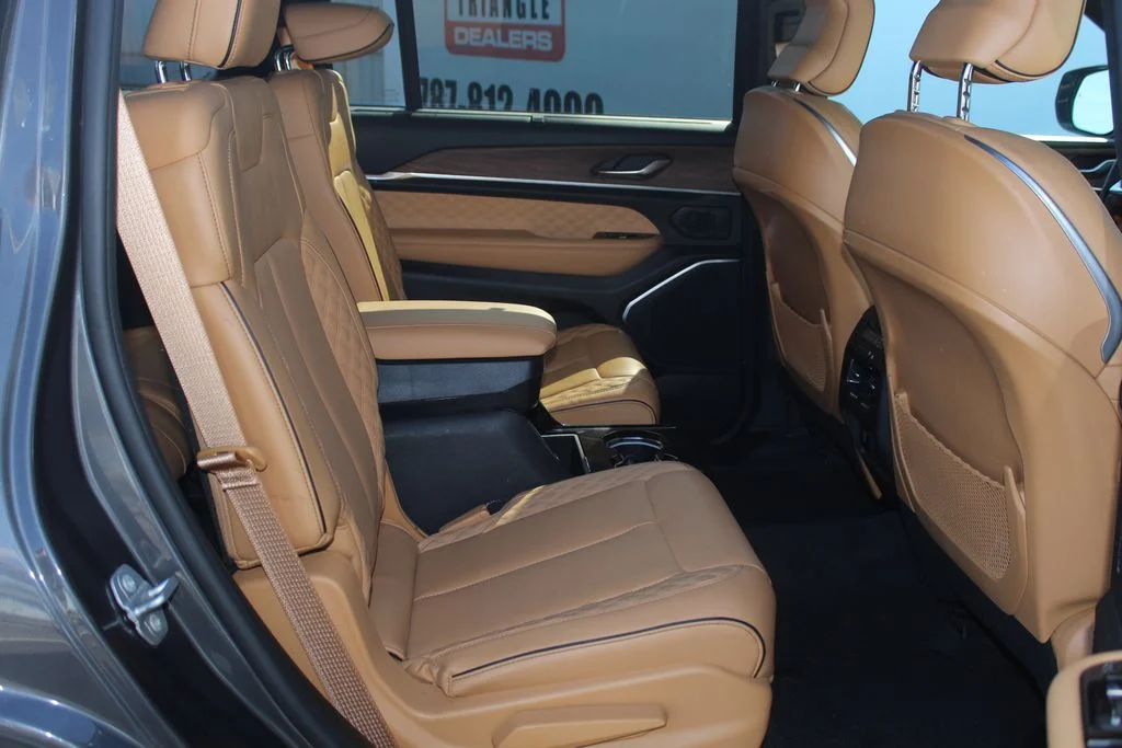 Used 2021 Gray Jeep Summit image 10