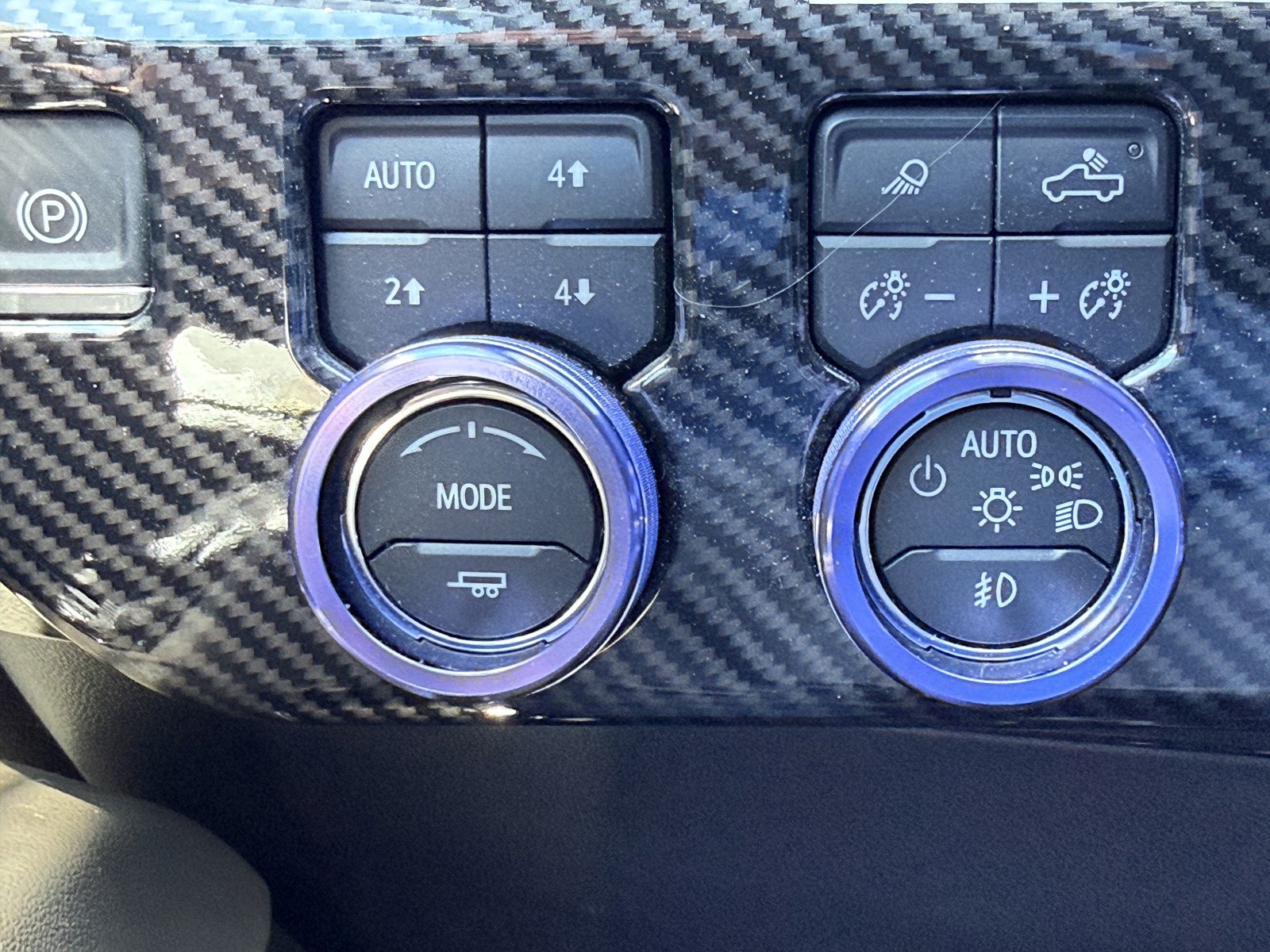 Used 2024 Blue Chevrolet ZR2 image 21