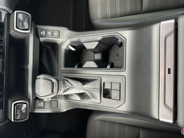 Used 2026 Off-white Toyota SE image 18