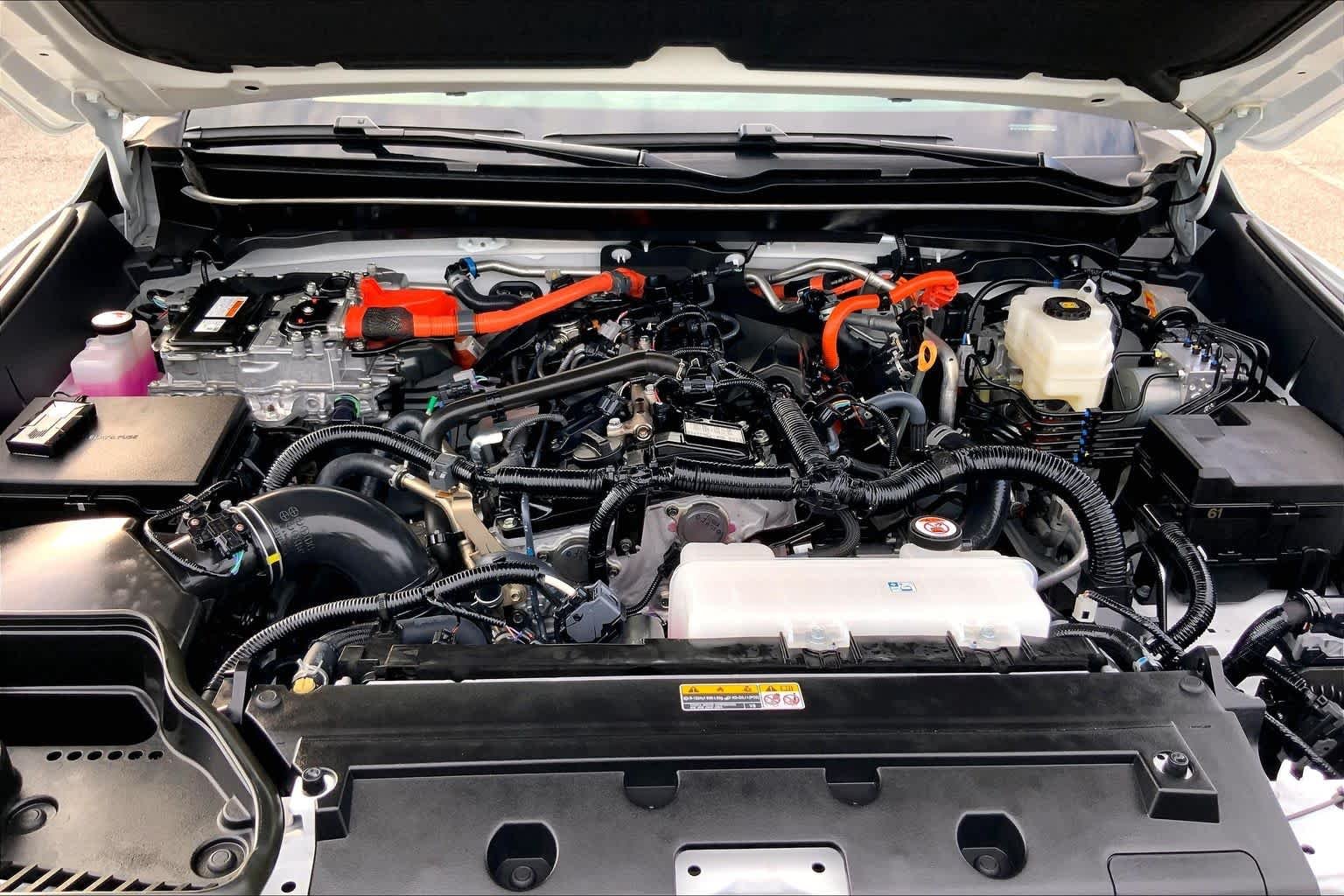 Used 2025 Wind Chill Pearl Toyota Limited Hybrid image 31
