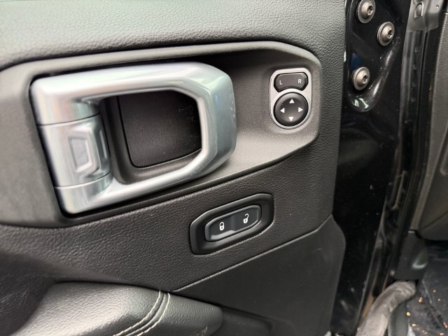 Used 2020 Black Jeep Overland image 29