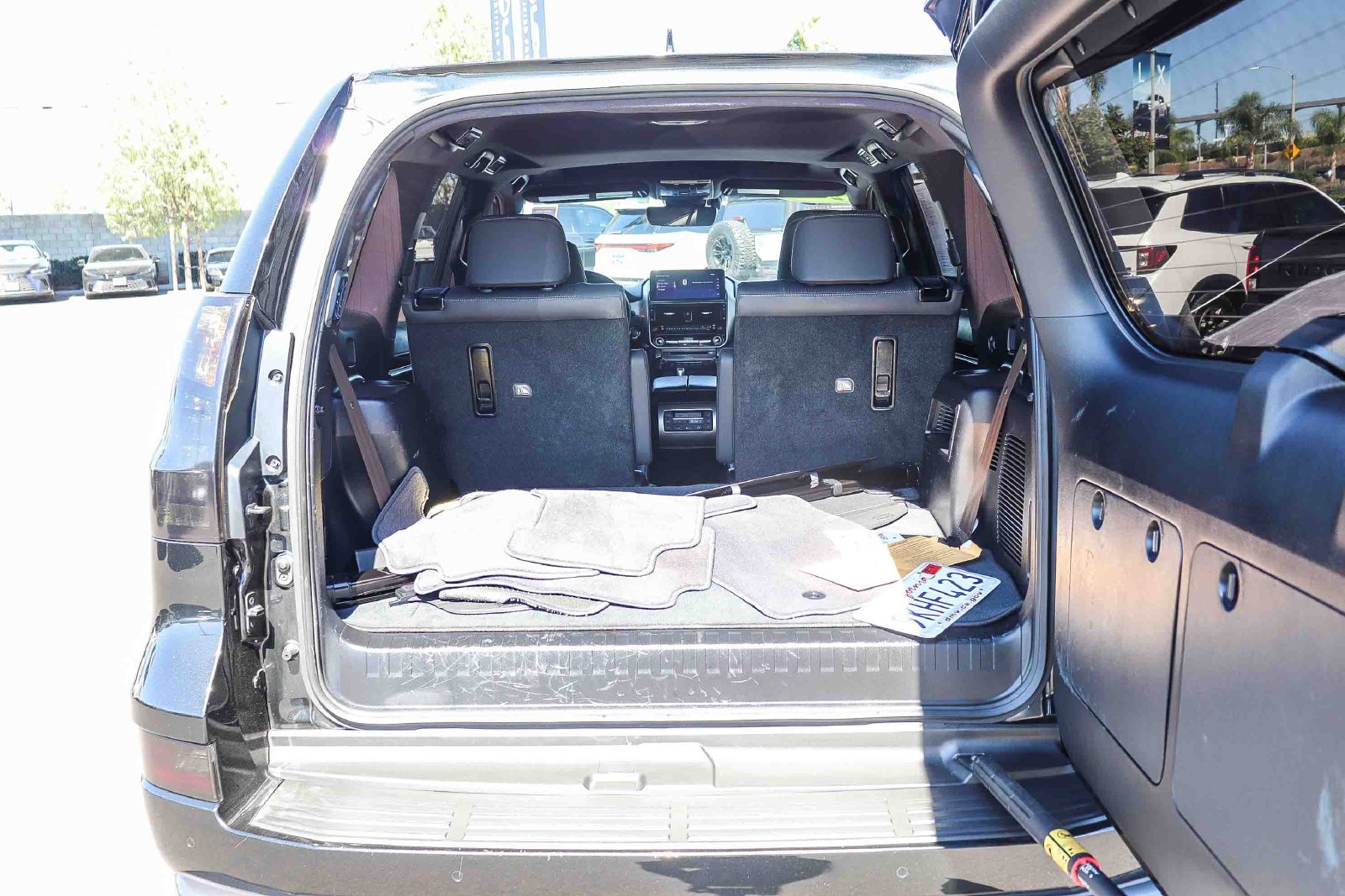 Certified Used 2023 Black Lexus 460 image 32
