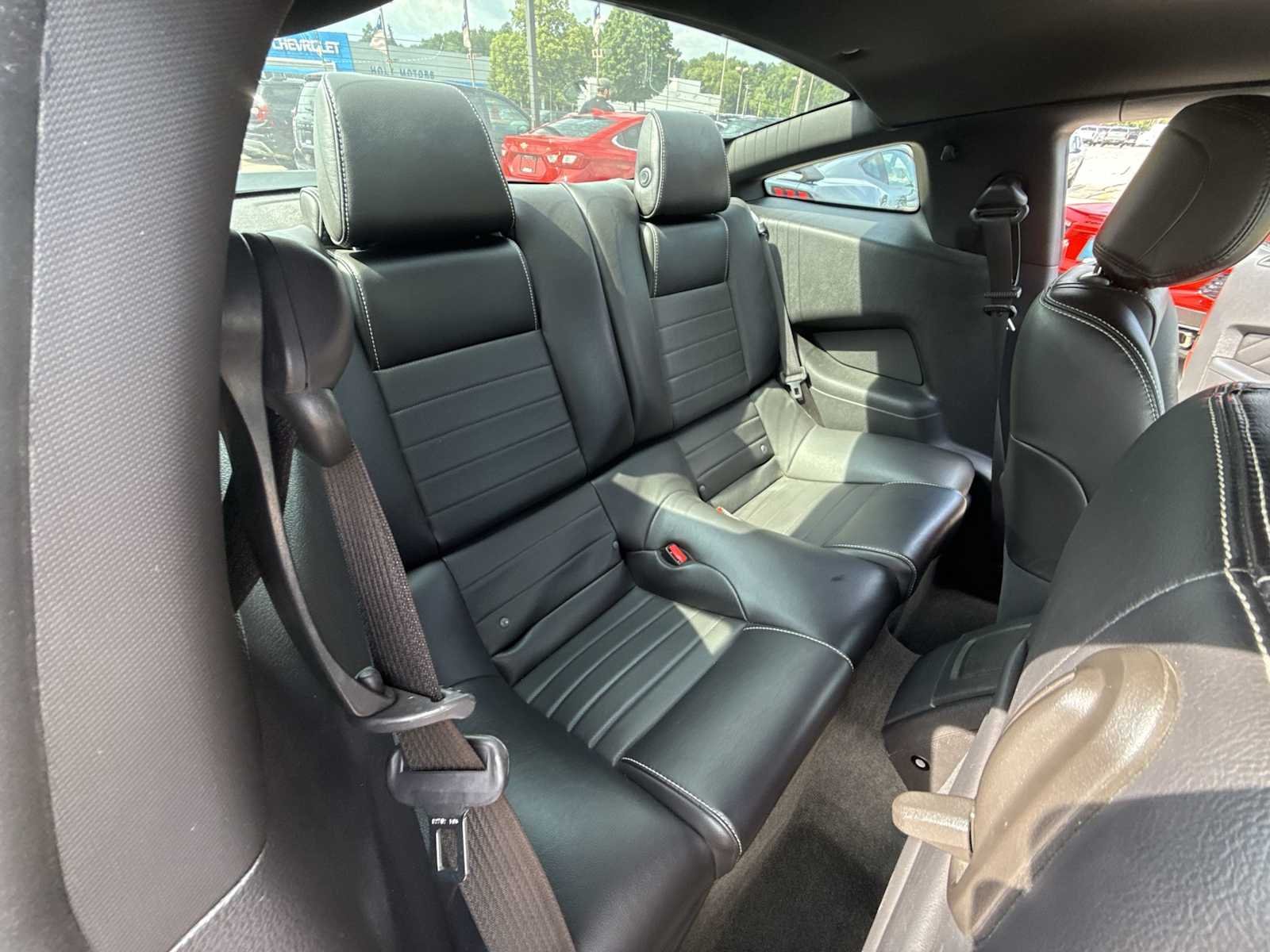 Used 2014 Black Ford GT Premium image 22