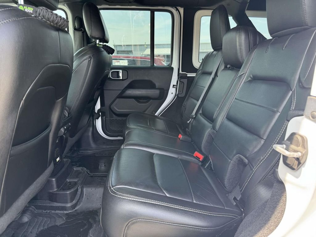 Used 2019 White Jeep Unlimited Sahara image 14