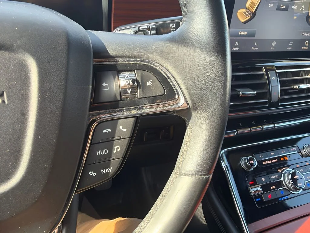 Used 2020 Infinite Black Lincoln Reserve image 23
