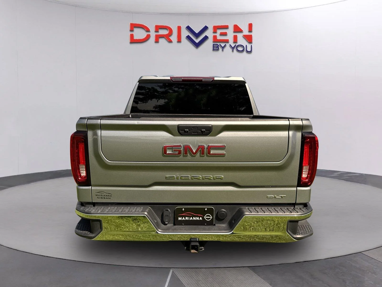 Used 2025 Sterling Metallic GMC SLT image 5