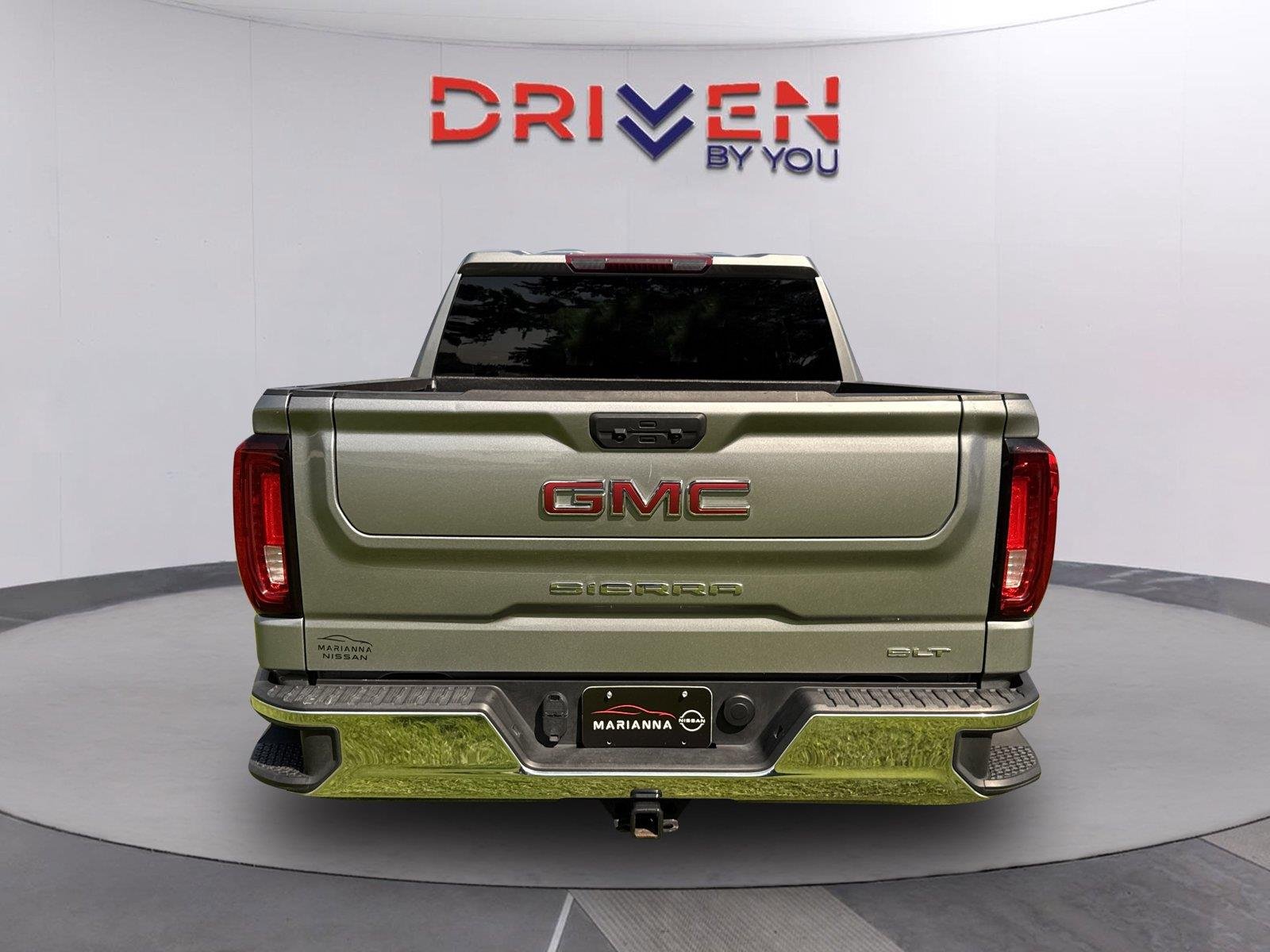 Used 2025 Sterling Metallic GMC SLT image 5