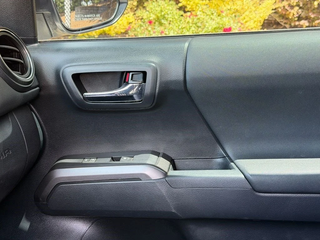 Used 2019 Super White Toyota TRD Pro image 31