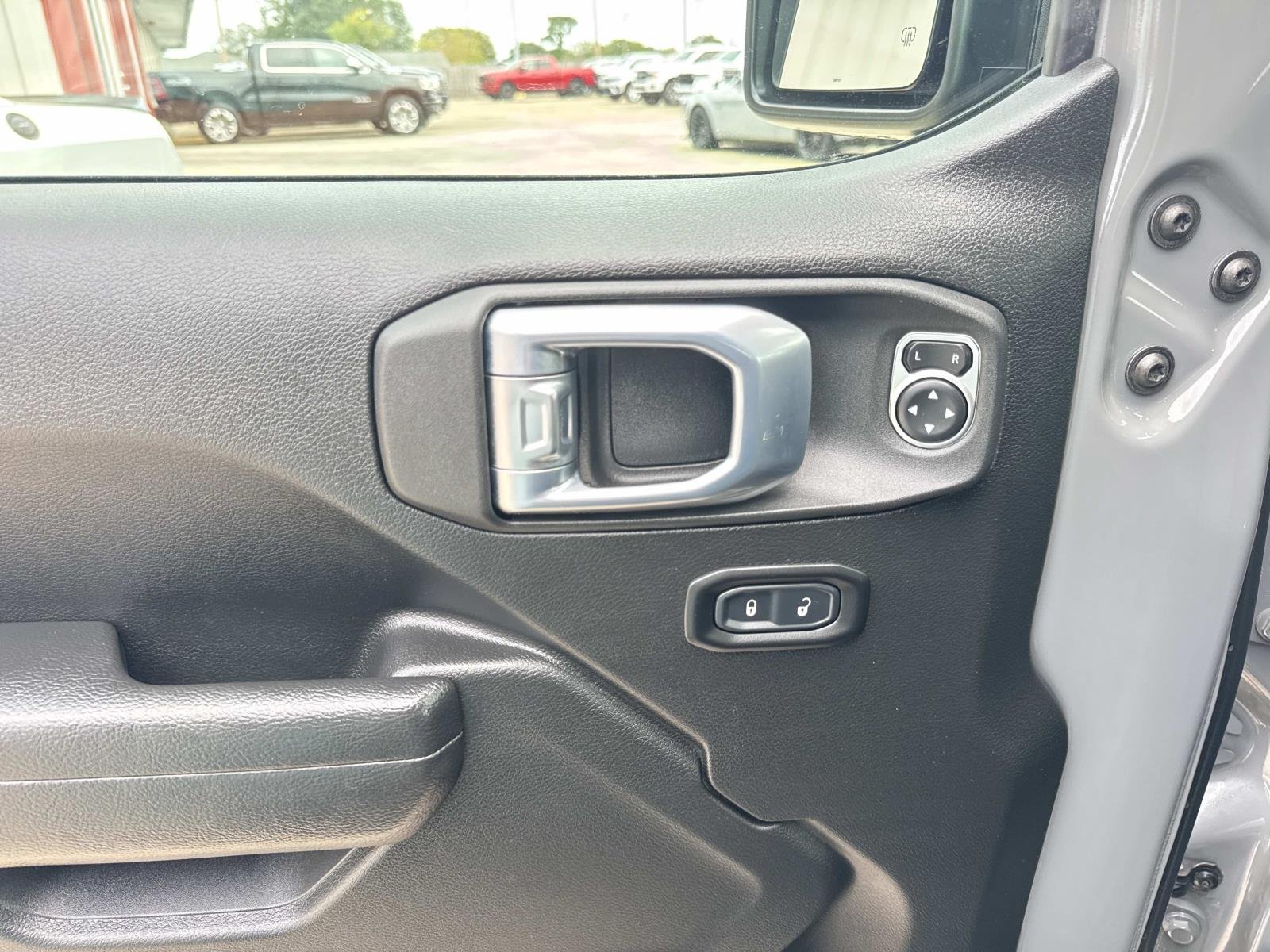 Used 2021 Granite Crystal Metallic Clearcoat Jeep Rubicon image 19