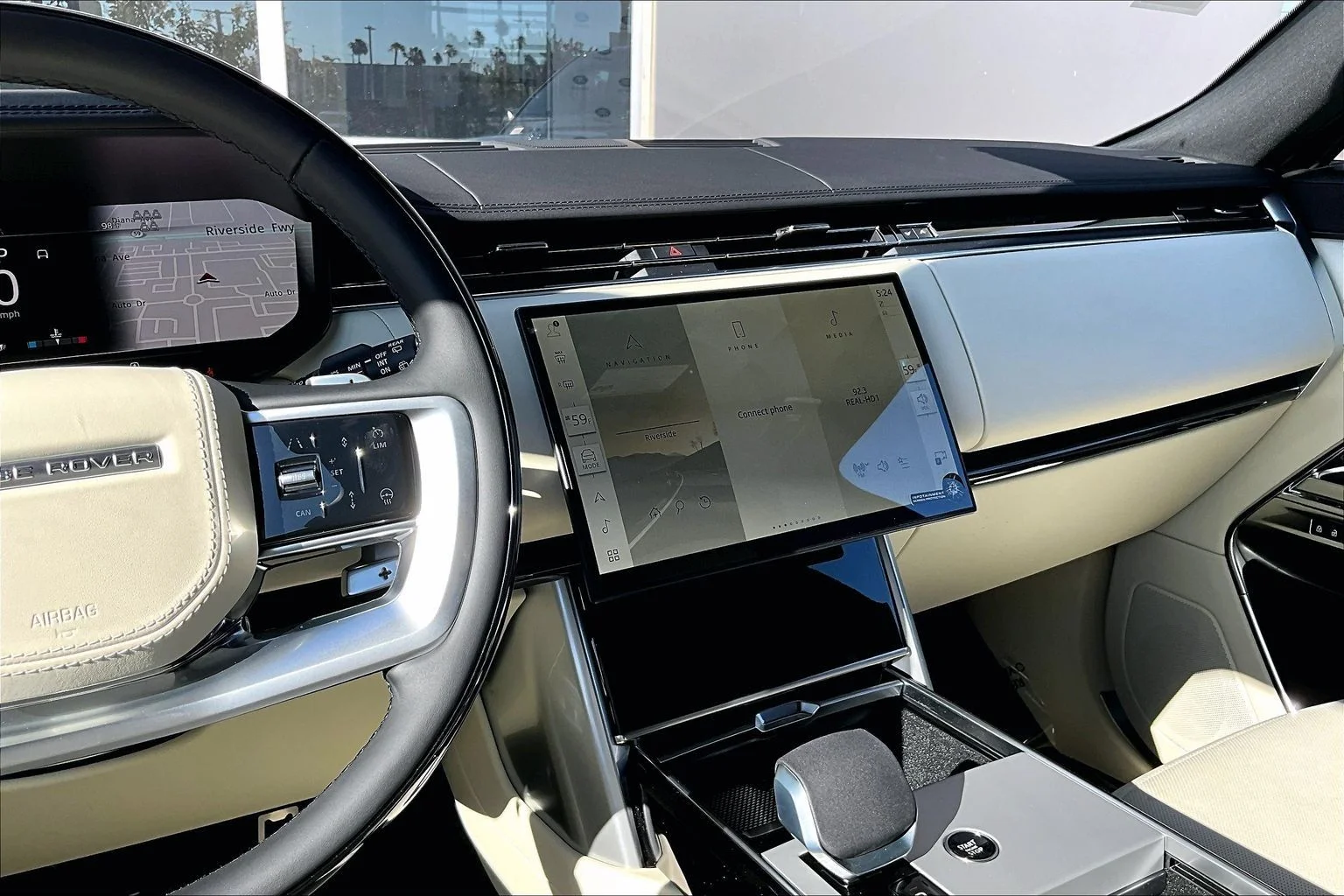 New 2026 Santorini Black Land Rover SE image 7